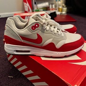 Women Air max 1 size 7.5